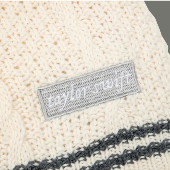 Official Taylor Swift Folklore Cardigan (size: m/l) - Picture 3 of 4